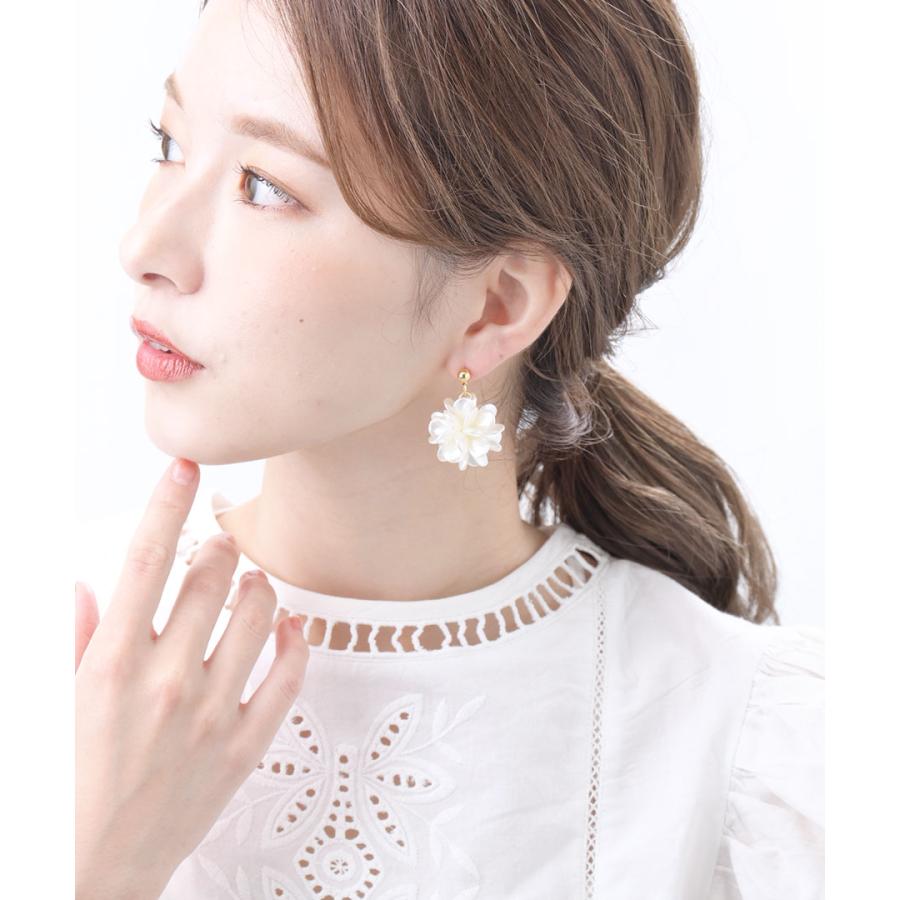 ヴァンテーヌ ピアス イヤリング フラワー 大ぶり パール調 ヴァンテーヌ ピアス イヤリング フラワー 大ぶり パール調