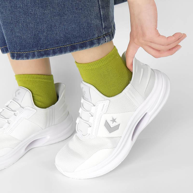 ニューバランス16㎝、コンバース14㎝ スニーカー(5/11健康の森フリマ