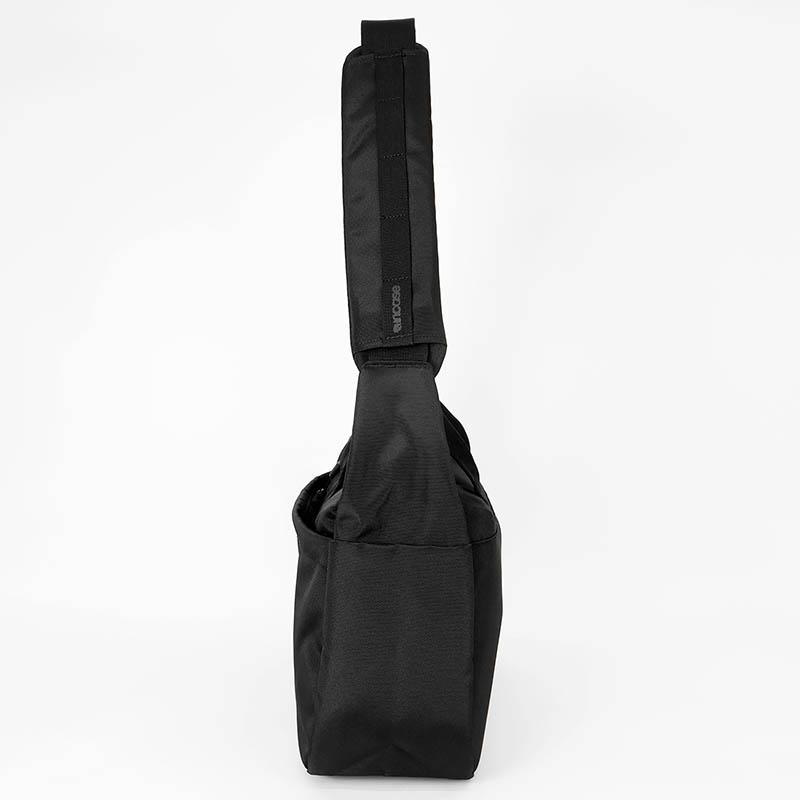 incase（インケース） ショルダーバッグ Grid 2Way 斜め掛け 15L