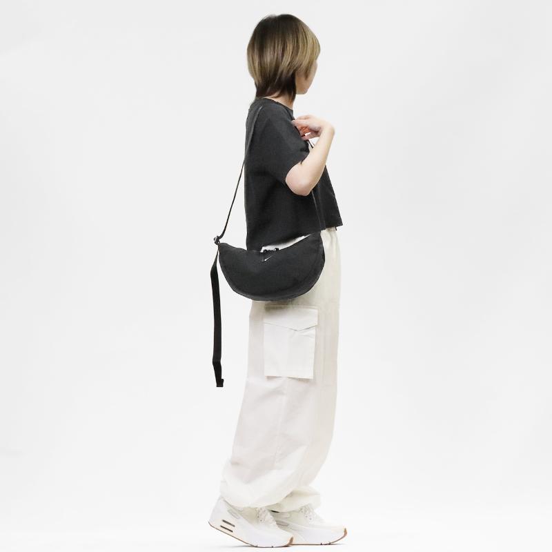 NIKE（ナイキ） ショルダーバッグ オーラ CRESCENT クレセント クロス
