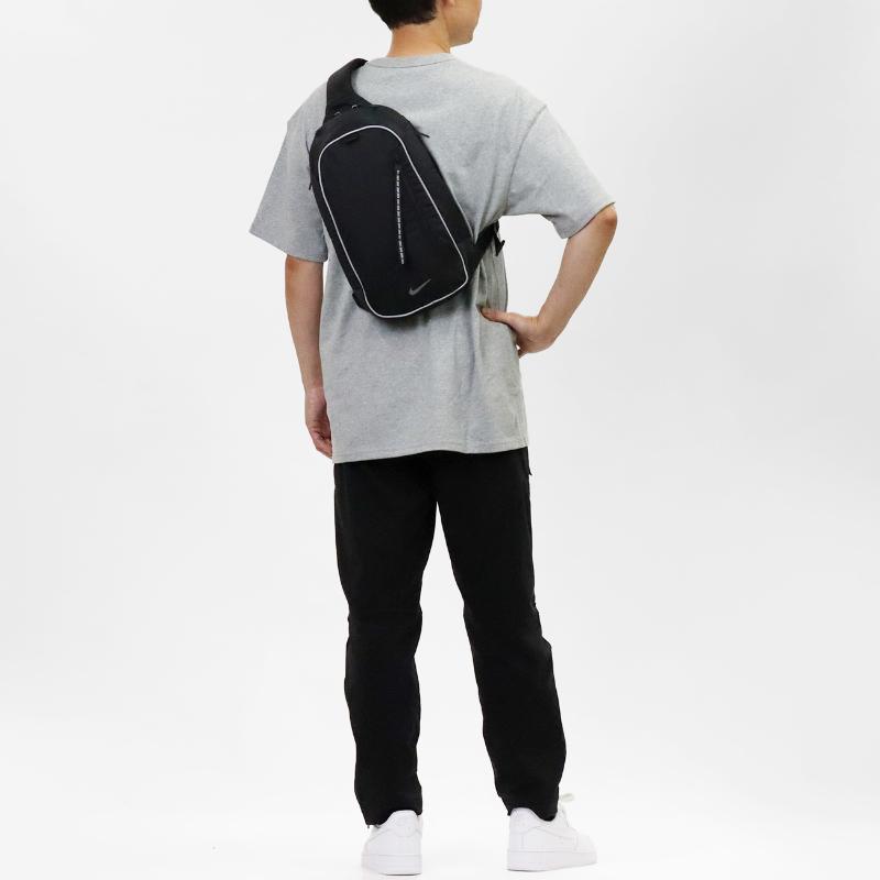NIKE（ナイキ） ボディバッグ COMMUTE スリングバッグ ミニバッグ 縦型