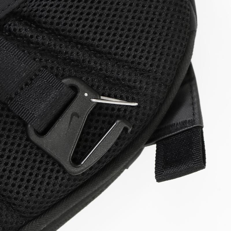 NIKE（ナイキ） ボディバッグ COMMUTE スリングバッグ ミニバッグ 縦型