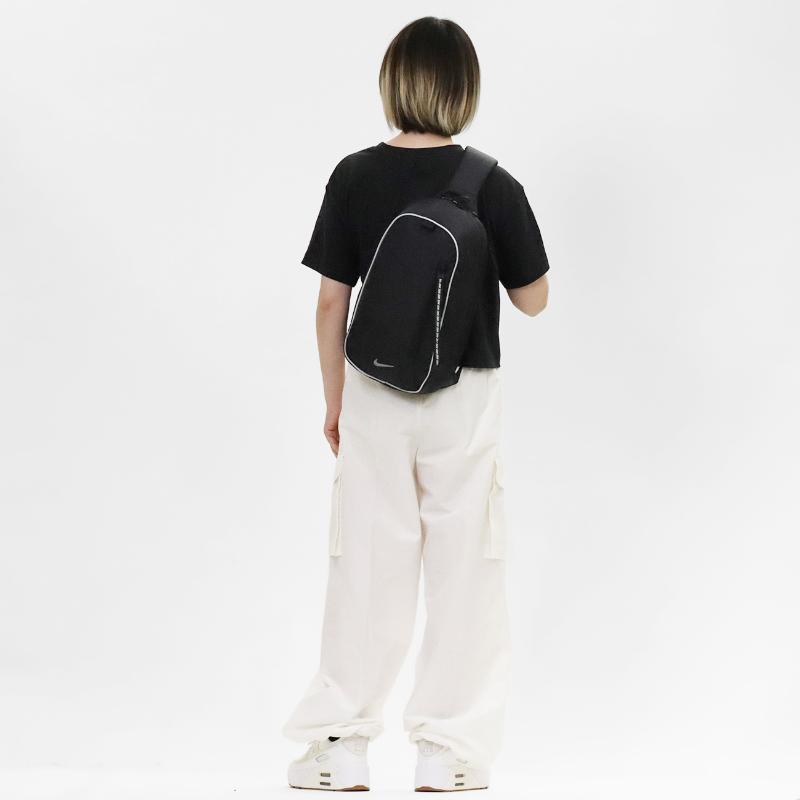 NIKE（ナイキ） ボディバッグ COMMUTE スリングバッグ ミニバッグ 縦型