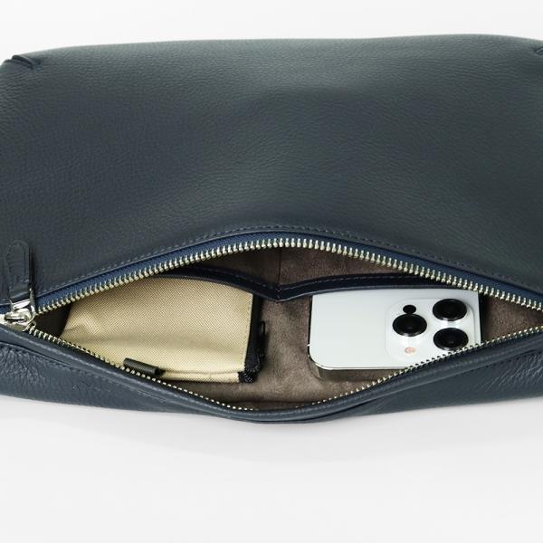 PELLE MORBIDA（ペッレ モルビダ） クラッチバッグ メイデン