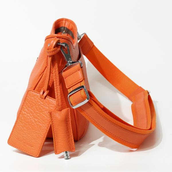 【極美品】Pelle Morbida メイデンヴォヤージュ ボディーバッグ 赤 PELLE MORBIDA（ペッレ モルビダ） ショルダーバッグ メイデン