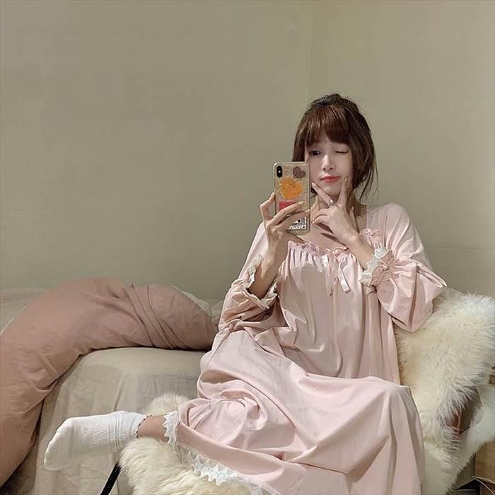 ルームウェア レディース ネグリジェ 部屋着 寝巻き ナイトウェア ロングスカート ロング丈 ロング 袖あり 長袖  襟なし スクエアネック デコルテ ストレート |  | 02