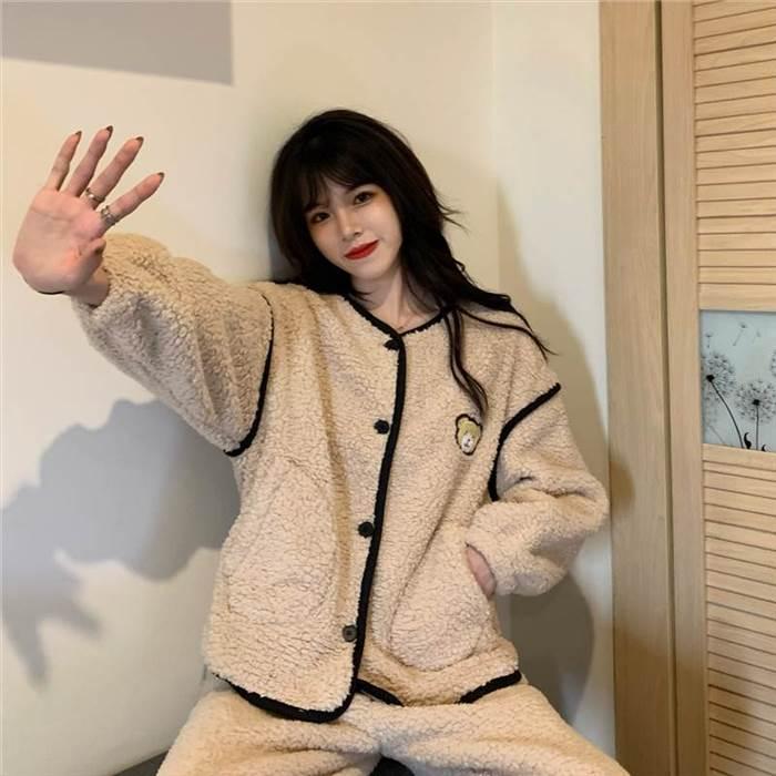 レディースパジャマ 上下セット クマワンポイント 長袖 襟なし 前ボタン 前開き Vネック ポケット付き ベージュ 茶系 パフスリーブ ゆったり 柔らか素材 |  | 14