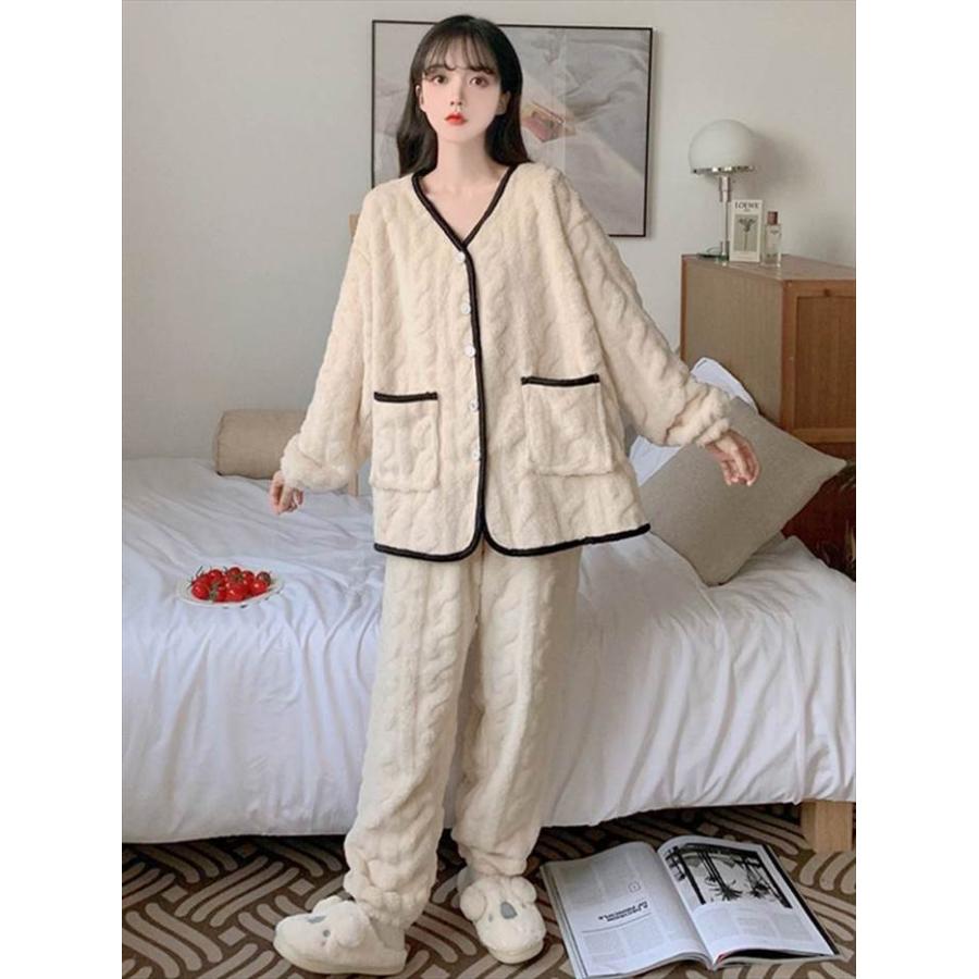 シンプルパジャマ レディース 長袖 襟なし 上下セット Vネック ナイトウエア 前ボタン 前開き ライン入り ナチュラル ポケット付き 大きめサイズ |  | 03