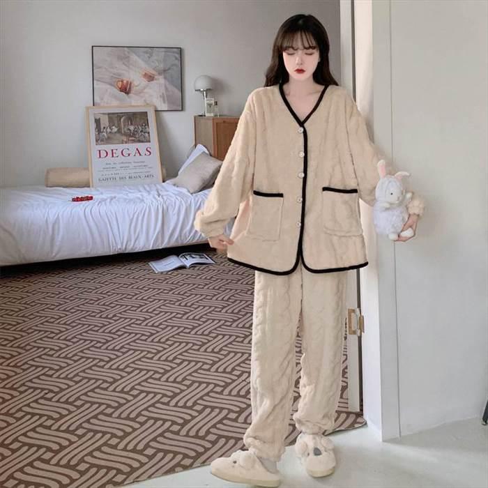 シンプルパジャマ レディース 長袖 襟なし 上下セット Vネック ナイトウエア 前ボタン 前開き ライン入り ナチュラル ポケット付き 大きめサイズ |  | 08