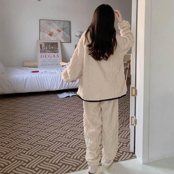 シンプルパジャマ レディース 長袖 襟なし 上下セット Vネック ナイトウエア 前ボタン 前開き ライン入り ナチュラル ポケット付き 大きめサイズ |  | 09