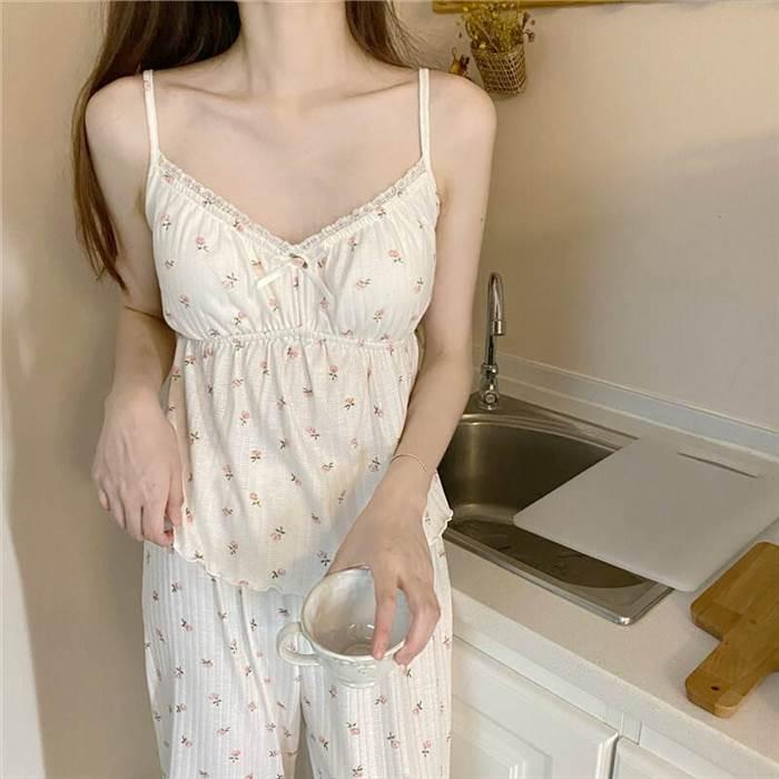 パジャマ 3点セット レディース 花柄 フラワープリント柄 ワンサイズ ホワイト タンクトップ 長ズボン カーデガン 部屋着 寝具 寝間着 お家時間 かわいい |  | 10