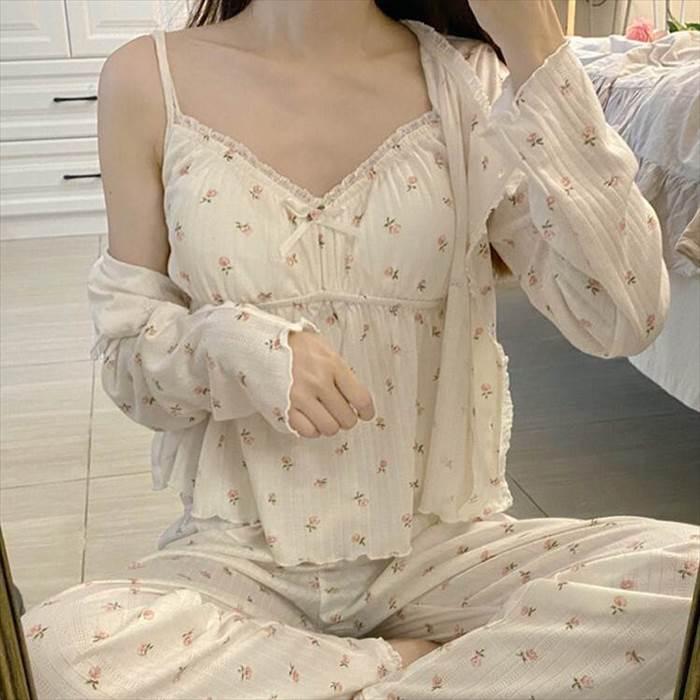 パジャマ 3点セット レディース 花柄 フラワープリント柄 ワンサイズ ホワイト タンクトップ 長ズボン カーデガン 部屋着 寝具 寝間着 お家時間 かわいい |  | 12