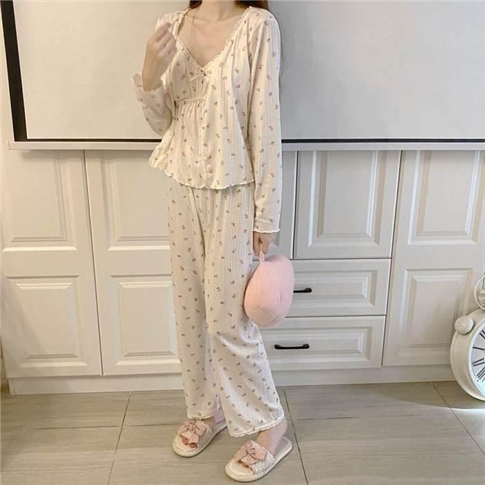 パジャマ 3点セット レディース 花柄 フラワープリント柄 ワンサイズ ホワイト タンクトップ 長ズボン カーデガン 部屋着 寝具 寝間着 お家時間 かわいい |  | 01