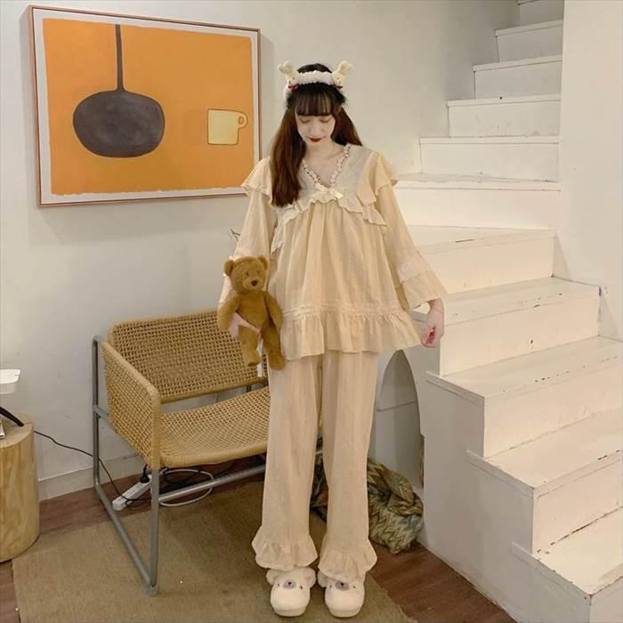 ルームウェア レディース セットアップ 部屋着 寝巻き ナイトウェア 袖あり 長袖 Vネック 襟なし ワイド ギャザー レース フリル リボン 上下セット ふんわり |  | 09