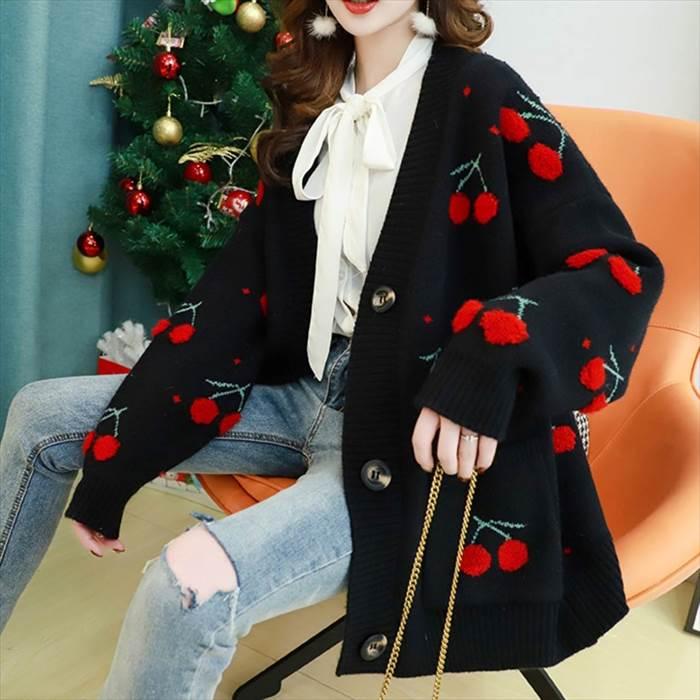 トップス レディース ニット カーディガン ドロップショルダー ビッグシルエット 柄物 チェリー ボタン ポケット 4サイズ 3カラー 秋 冬 |  | 02