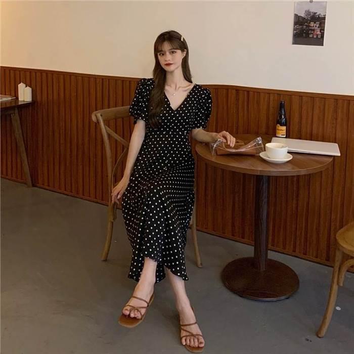 ワンピース レディース ミドル丈 ミドル 半袖 袖あり パフスリーブ Aライン Aラインスカート ドット柄 柄 水玉 プリント スクエアネック ジッパー ファスナー |  | 10