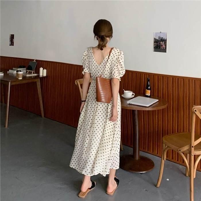 ワンピース レディース ミドル丈 ミドル 半袖 袖あり パフスリーブ Aライン Aラインスカート ドット柄 柄 水玉 プリント スクエアネック ジッパー ファスナー |  | 07