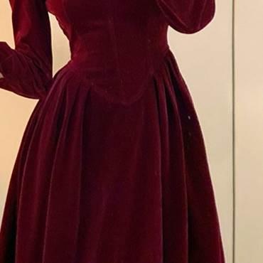 レディース 新作 レトロ 今風 ハイエンド フレンチデザイン スクエアネック コーデュロイドレス ウエストスリム ロングスカート フレアーワンピース ブラック |  | 10