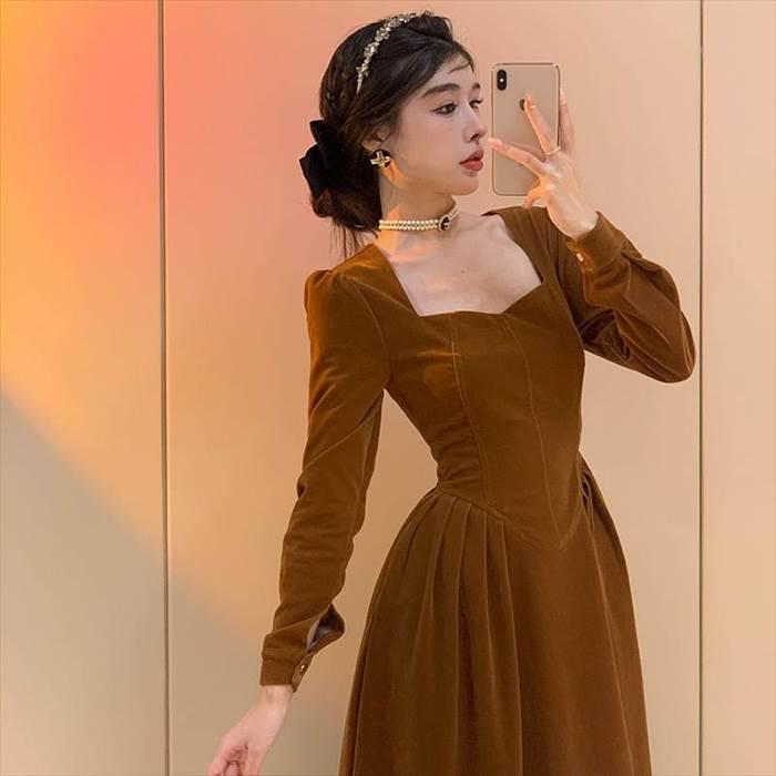 レディース 新作 レトロ 今風 ハイエンド フレンチデザイン スクエアネック コーデュロイドレス ウエストスリム ロングスカート フレアーワンピース ブラック |  | 08