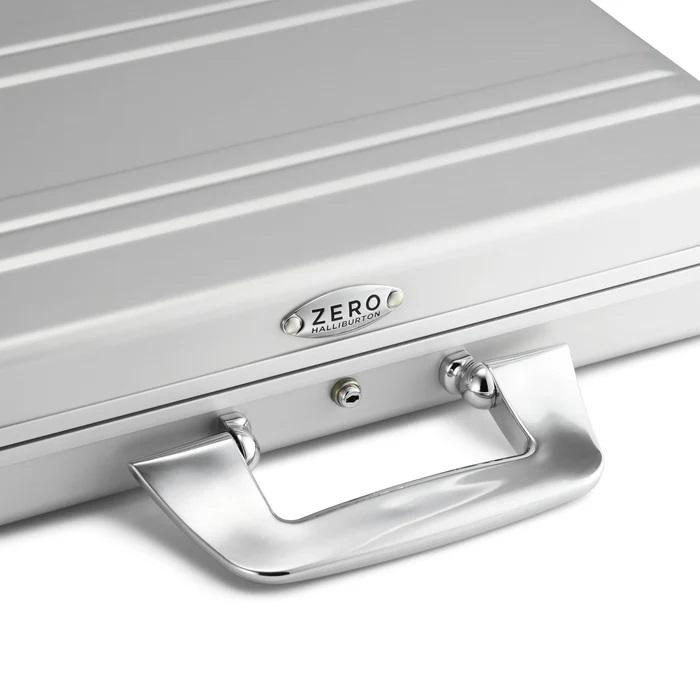 ゼロハリバートン シルバー ショルダーアタッシュケースmini ZERO HALLIBURTON（ゼロハリバートン） 最大50%☆5/5限定 正規品10年