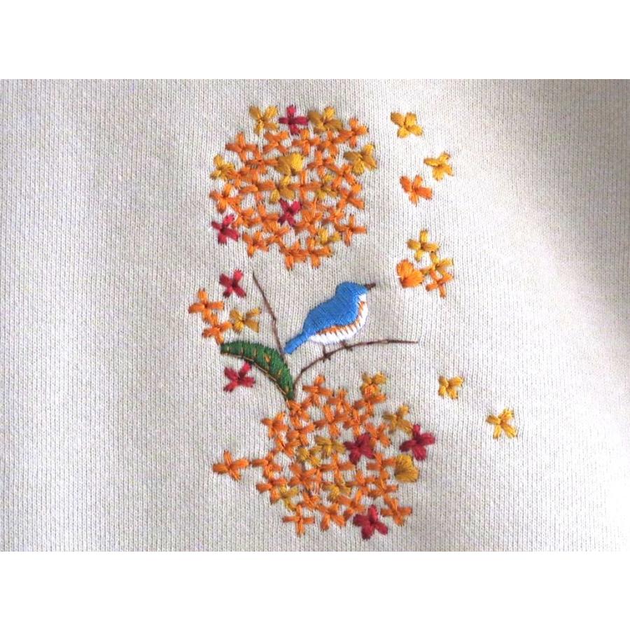 北区の刺しゅう屋】 コットン トレーナー 金木犀と青い鳥 刺繍