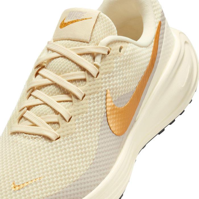 Nike ウィメンズ ランニングシューズ 24.0 新品未使用 ベージュゴールド NIKE（ナイキ） ランニングシューズ レディース ウィメンズ