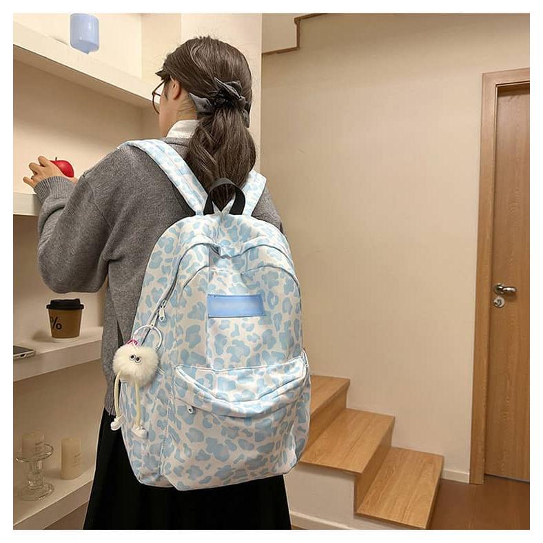 リュック PCバック 男女兼用 ヒョウ柄 旅行 防水 大容量 通学 学院