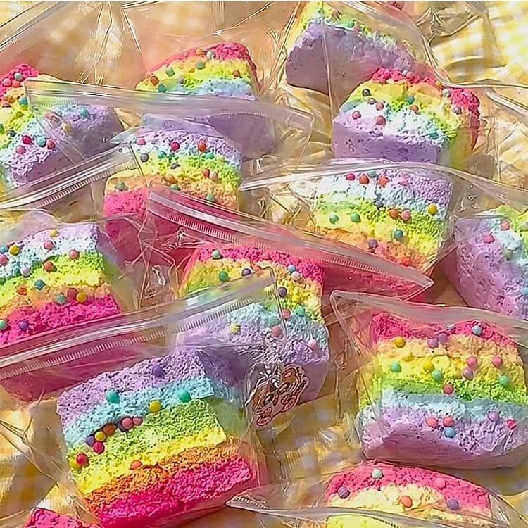ジャンボスクイーズ レインボーケーキ かわいい 送料無料 おもちゃ