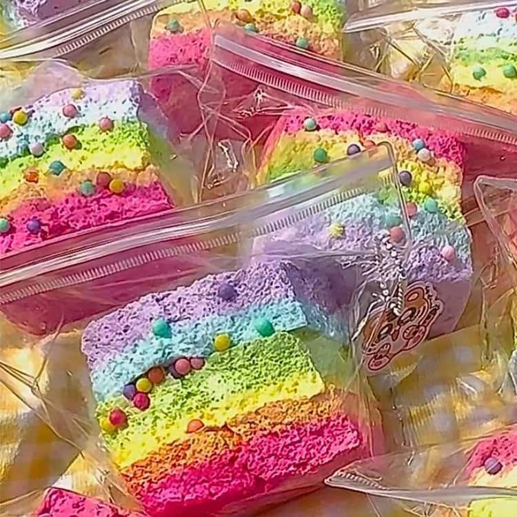 ジャンボスクイーズ レインボーケーキ かわいい 送料無料 おもちゃ