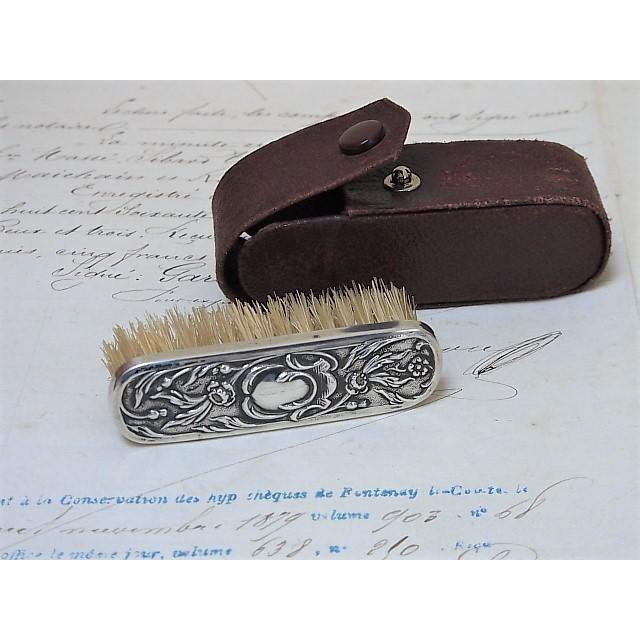 フランス アンティーク c1900 皮ケース付き携帯用ブラシ 銀製Depose花