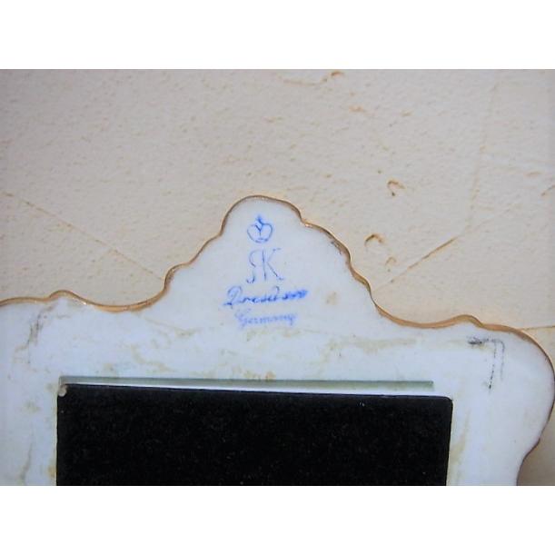 ドイツ アンティーク ドレスデン K R Klemm 優美なロココ 金彩が煌びやかな手描きフレーム 陶磁器 Fff023 Vitrine Vieux 通販 Yahoo ショッピング