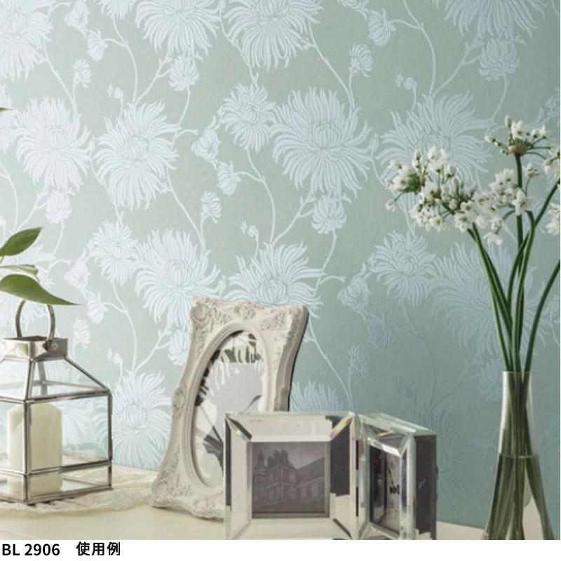 LAURA ASHLEY（ローラアシュレイ） のりなし壁紙 キモノ 菊柄 ホワイト