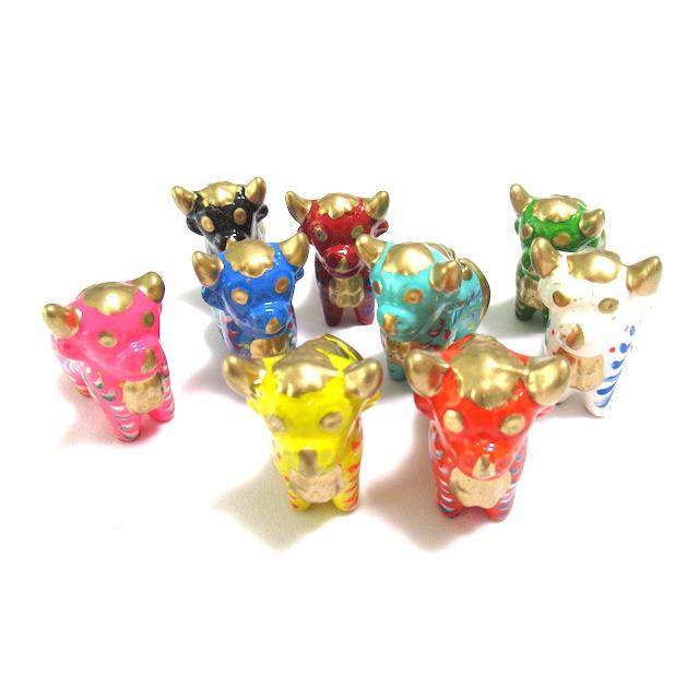 ペルーのプカラ牛ミニサイズ・1個 高さ約5cm】アソート ※色指定不可