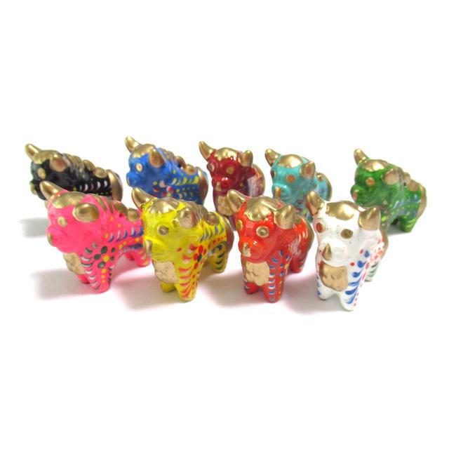 ペルーのプカラ牛ミニサイズ・1個 高さ約5cm】アソート ※色指定不可