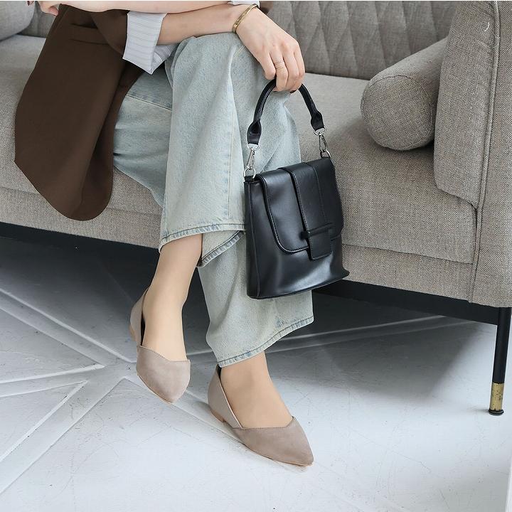 ca va ca va 黒 ポインテッドトゥパンプス　ローヒール　新品　お仕事 VIVIAN 送料無料 走れる パンプス 歩きやすい 痛くない