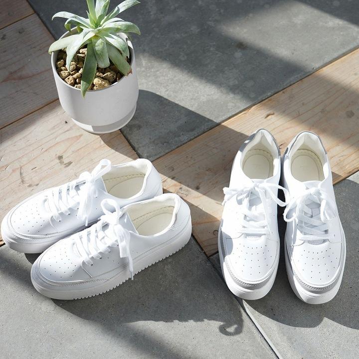 スニーカー レディース おしゃれ 厚底 走れる 大きいサイズ 小さいサイズ ホワイト 白 グレー レースアップ シンプル カジュアル ママ おしゃれ デニム スカート V9500al Vivian Collection 21 26cm対応 通販 Yahoo ショッピング