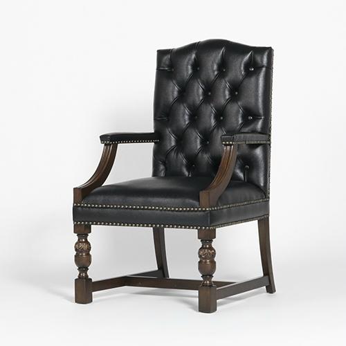 一都三県限定アンティークチェスターフィールドアームチェア テーブル