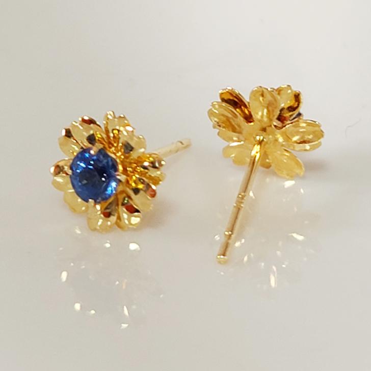 ピアス ブルーサファイア 18金 花びら 両耳分 金属アレルギー対応 