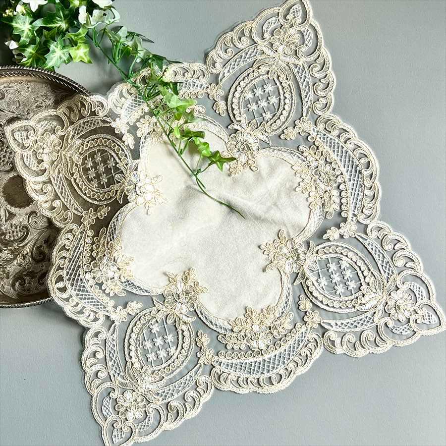 送料無料レース】ドイリー 40×40cm 花瓶敷き 敷物 イタリアンレース