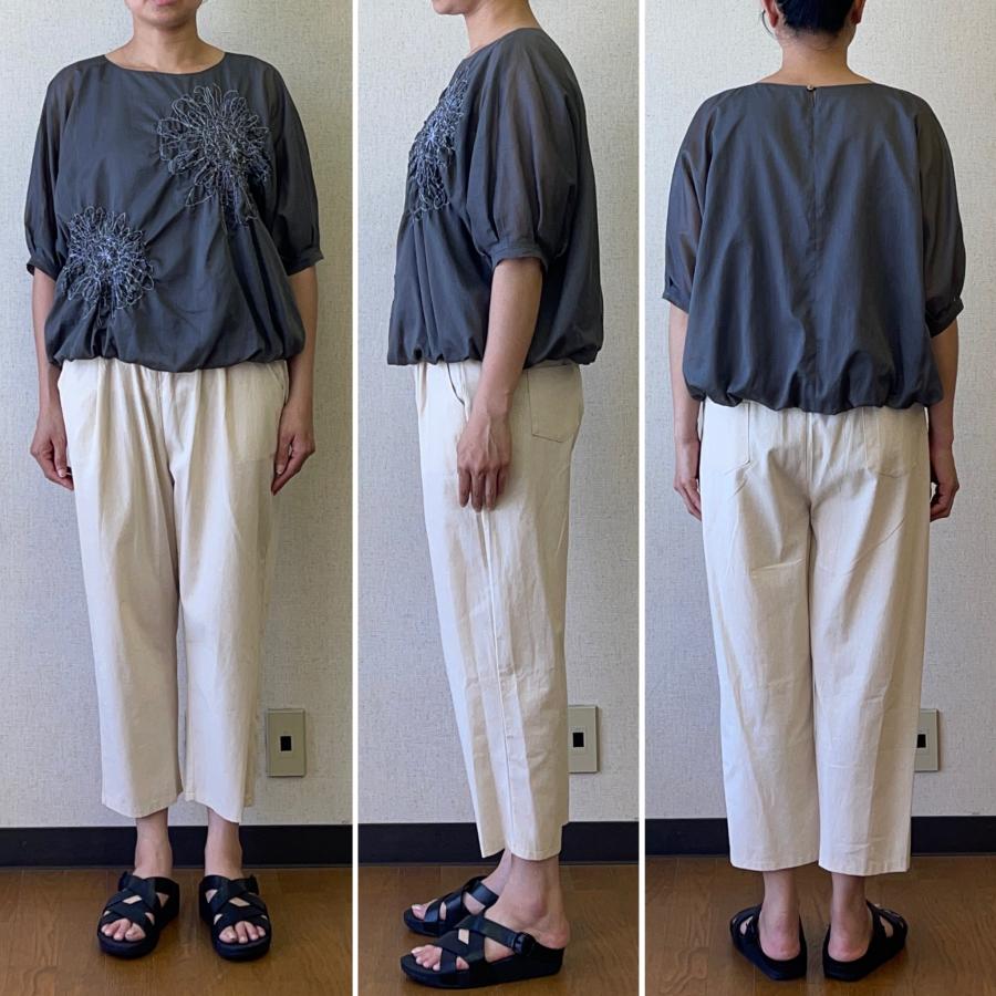 完売 ブラウス レディース トップス 夏 日本製 プルオーバー 5分袖 立体的な刺繍が上品な シャツ ベージュ グレー Yosi Yosi by pj ヨシヨシ バイ |  | 16