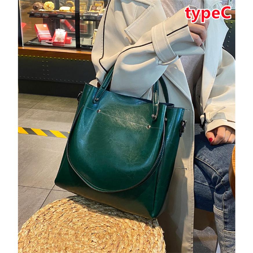 本革バッグ ショルダーバッグ レザー レディース 光沢 オシャレ 上品