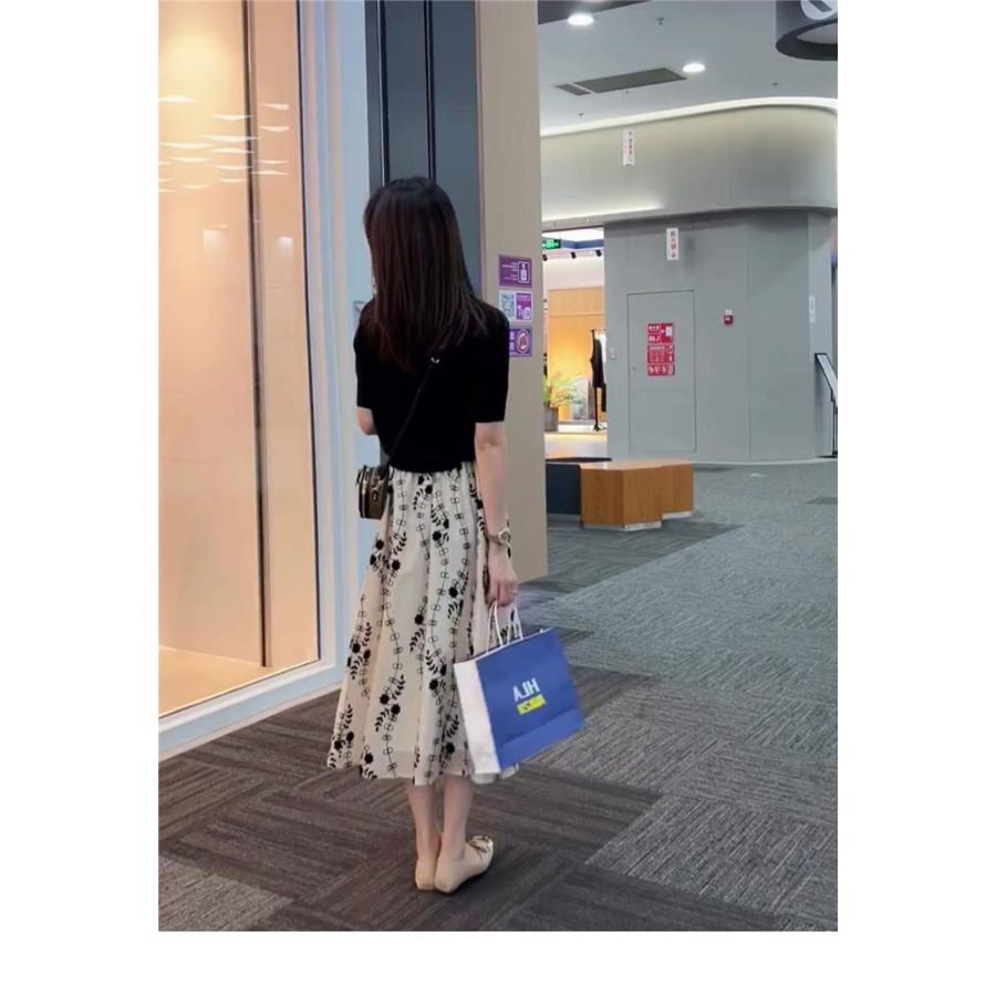 セットアップ レディース 夏 コーデ カジュアル トップス tシャツ V