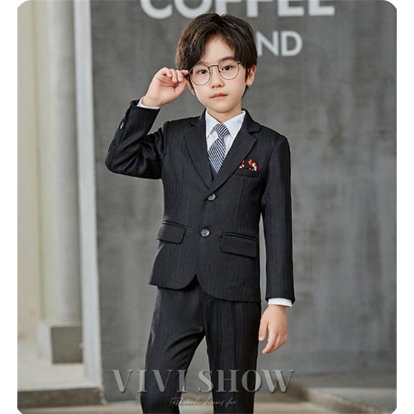 【美品】ブラックスーツ タキシード 発表会フォーマル　卒服 セットアップ 150 子供服 スーツ 入学式 卒業式 男の子 タキシード キッズ 結婚式 発表会