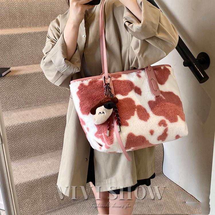 トートバッグ レディース 大きめ a4 肩掛け レオパード うし柄