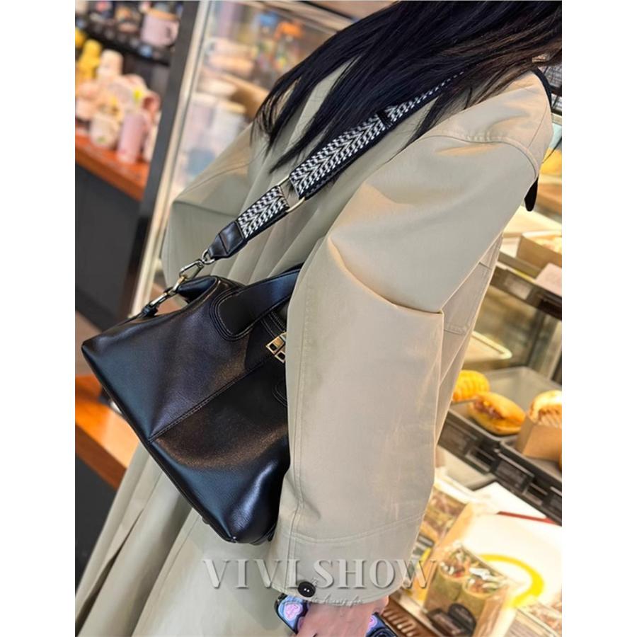 本革 ショルダーバッグ バッグ カバン 牛革 革 レディース レザー 女性 皮 財布 大きめ A4 バッグ 軽い 肩掛け 旅行バッグ ハンドバッグの画像