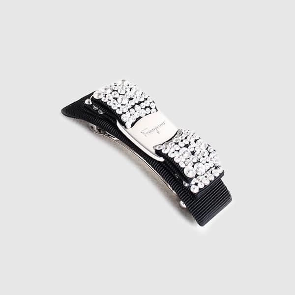 サルヴァトーレフェラガモ　リボン　バレッタ　クリスタル　ブラック　シルバー FERRAGAMO フェラガモ バレッタ 34 2759 001 レディース ヴァラ