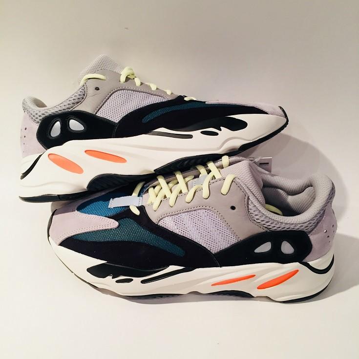 yeezy boost 700 black and white