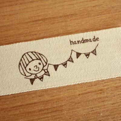 ハンドメイドに 布タグ 5枚セット 綿平織 25mm横- bous女の子とフラッグ | 