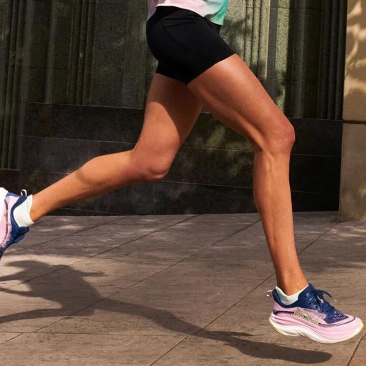ホカ レディース ランニングシューズ HOKA スカイフロー レギュラー幅