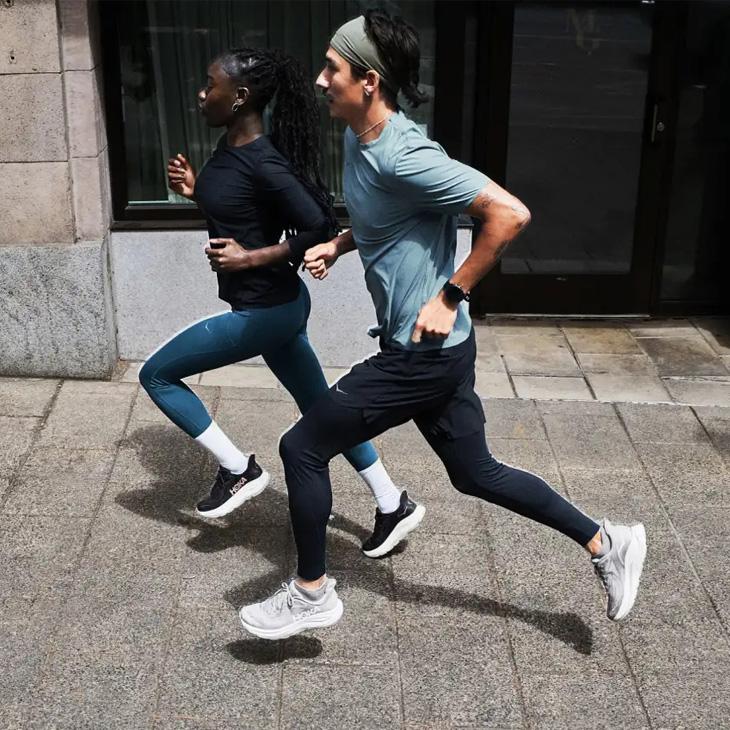 ホカ メンズ ランニングシューズ HOKA クリフトン 10 レギュラー幅 クッション性 通気性 ロードラン ローカット ジョギングシューズ 男性 大きいサイズ /1162030の画像